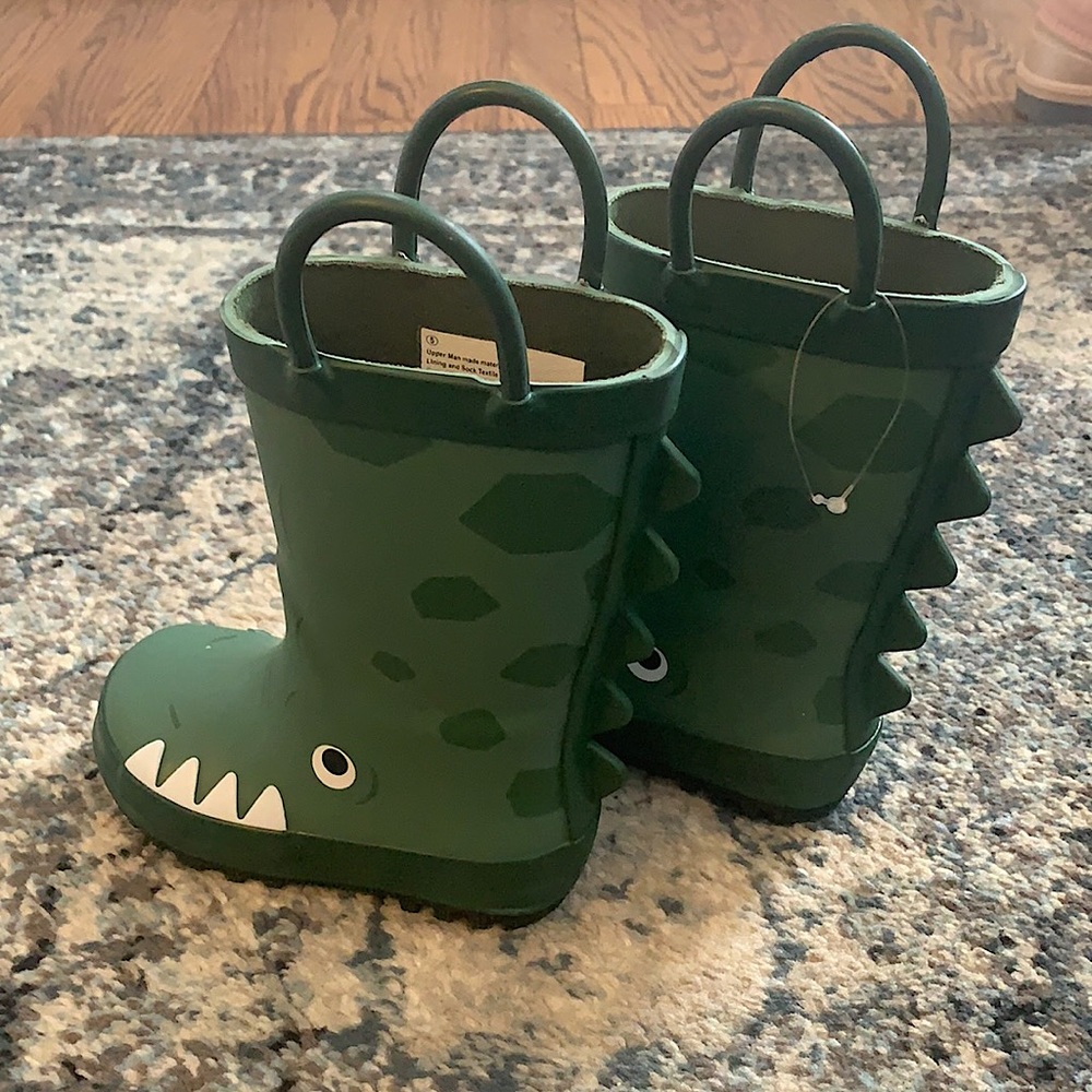 Toddler rain boots! Size 5